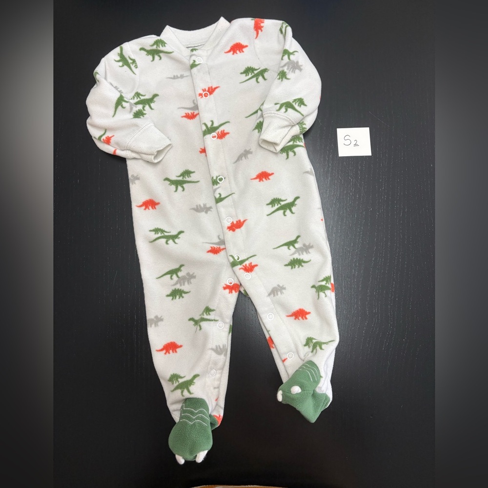 ⭐️2/$11.00⭐️ Carter’s 6m Dino Theme Footed Fleece Sleeper